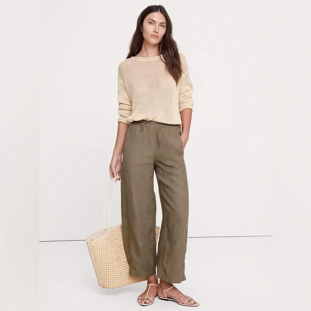 NWT! Banana Republic Green Mid-Rise Relaxed Painter Pull-On Pant in Linen 🖤